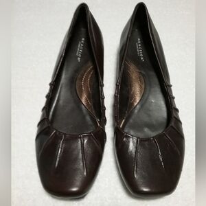 BRAND NEW  Kenneth Cole Flats
